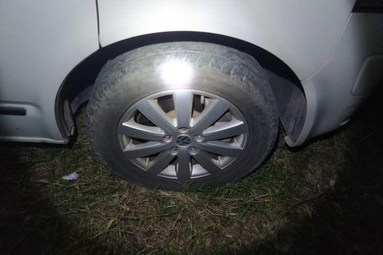 Used Volkswagen Multivan 2012 2.0 TSI Four-Wheel Drive Deluxe Edition Right Front Wheel Hub