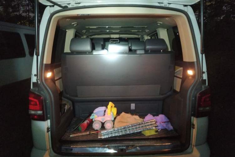 Used Volkswagen Multivan 2012 2.0 TSI Four-Wheel Drive Deluxe Edition Trunk