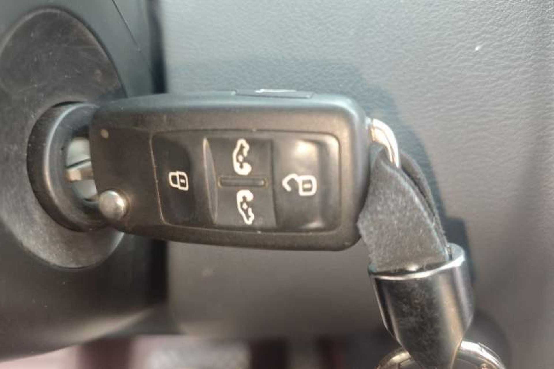 Used Volkswagen Multivan 2012 2.0 TSI Two-Wheel-Drive Luxury Edition Vehicle Key