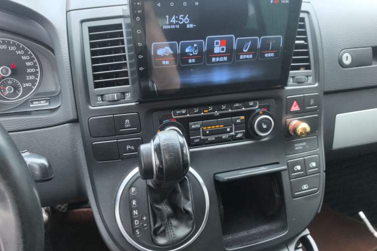Used Volkswagen Multivan 2012 2.0 TSI Two-Wheel-Drive Luxury Edition Audio And AC Panel
