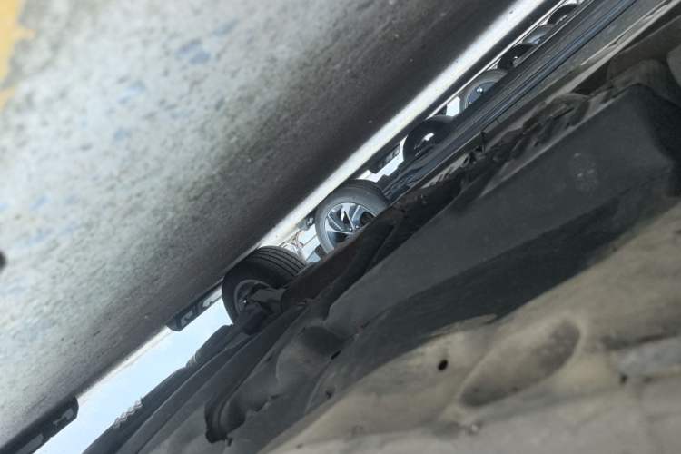 Used Volkswagen Multivan 2012 2.0 TSI Two-Wheel-Drive Luxury Edition Chassis Front Left