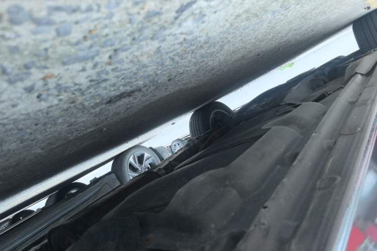 Used Volkswagen Multivan 2012 2.0 TSI Two-Wheel-Drive Luxury Edition Chassis Rear Left