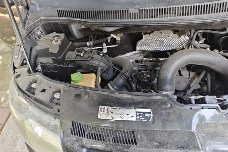 Used Volkswagen Multivan 2012 2.0 TSI Two-Wheel Drive Business Edition Engine Bay Right