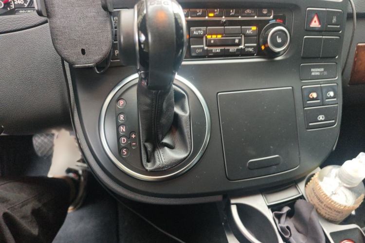 Used Volkswagen Multivan 2012 2.0 TSI Two-Wheel-Drive Luxury Edition Gear Lever