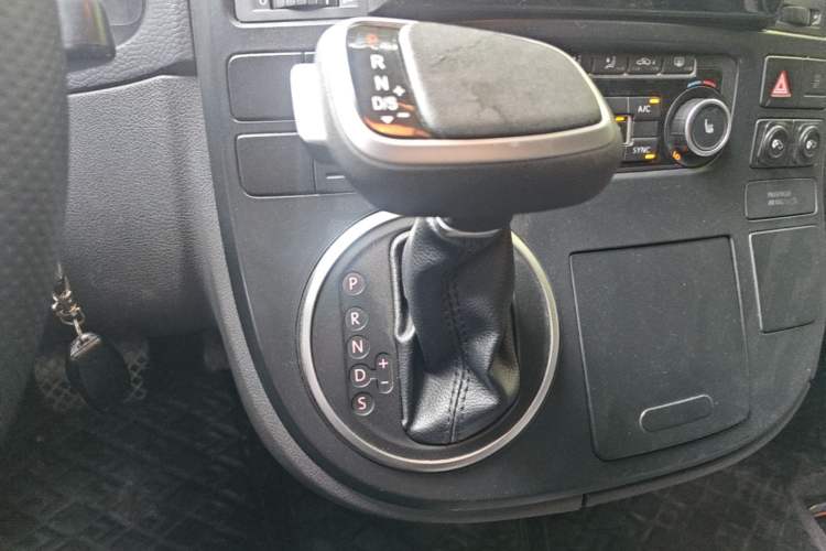 Used Volkswagen Multivan 2012 2.0 TSI Two-Wheel Drive Business Edition Gear Lever