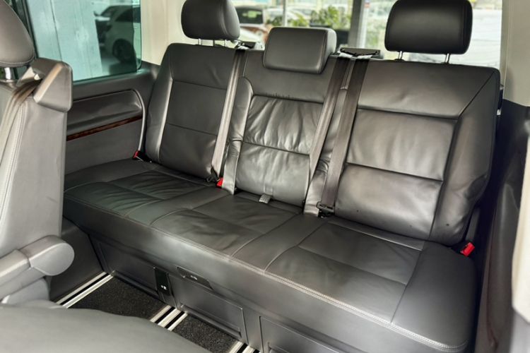 Used Volkswagen Multivan 2012 2.0 TSI Two-Wheel-Drive Luxury Edition Interior 1