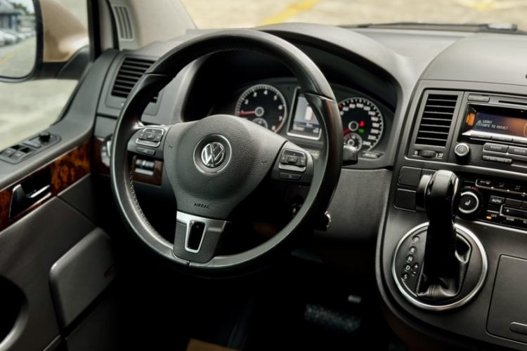 Used Volkswagen Multivan 2012 2.0 TSI Two-Wheel-Drive Luxury Edition Interior 11