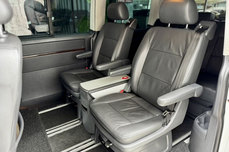 Used Volkswagen Multivan 2012 2.0 TSI Two-Wheel-Drive Luxury Edition Interior 6