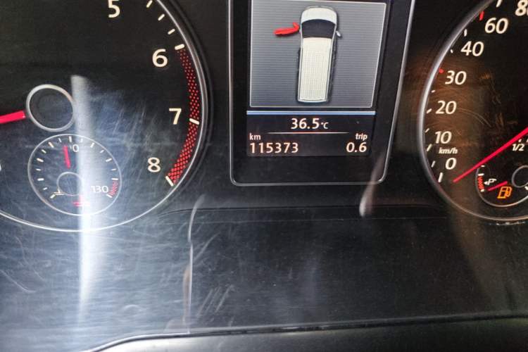 Used Volkswagen Multivan 2012 2.0 TSI Two-Wheel Drive Business Edition Odometer Close Up