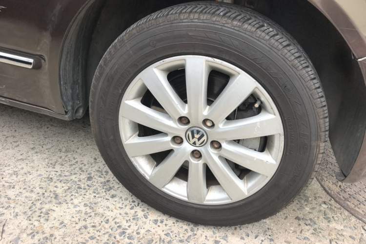 Used Volkswagen Multivan 2012 2.0 TSI Two-Wheel-Drive Luxury Edition Right Front Wheel Hub