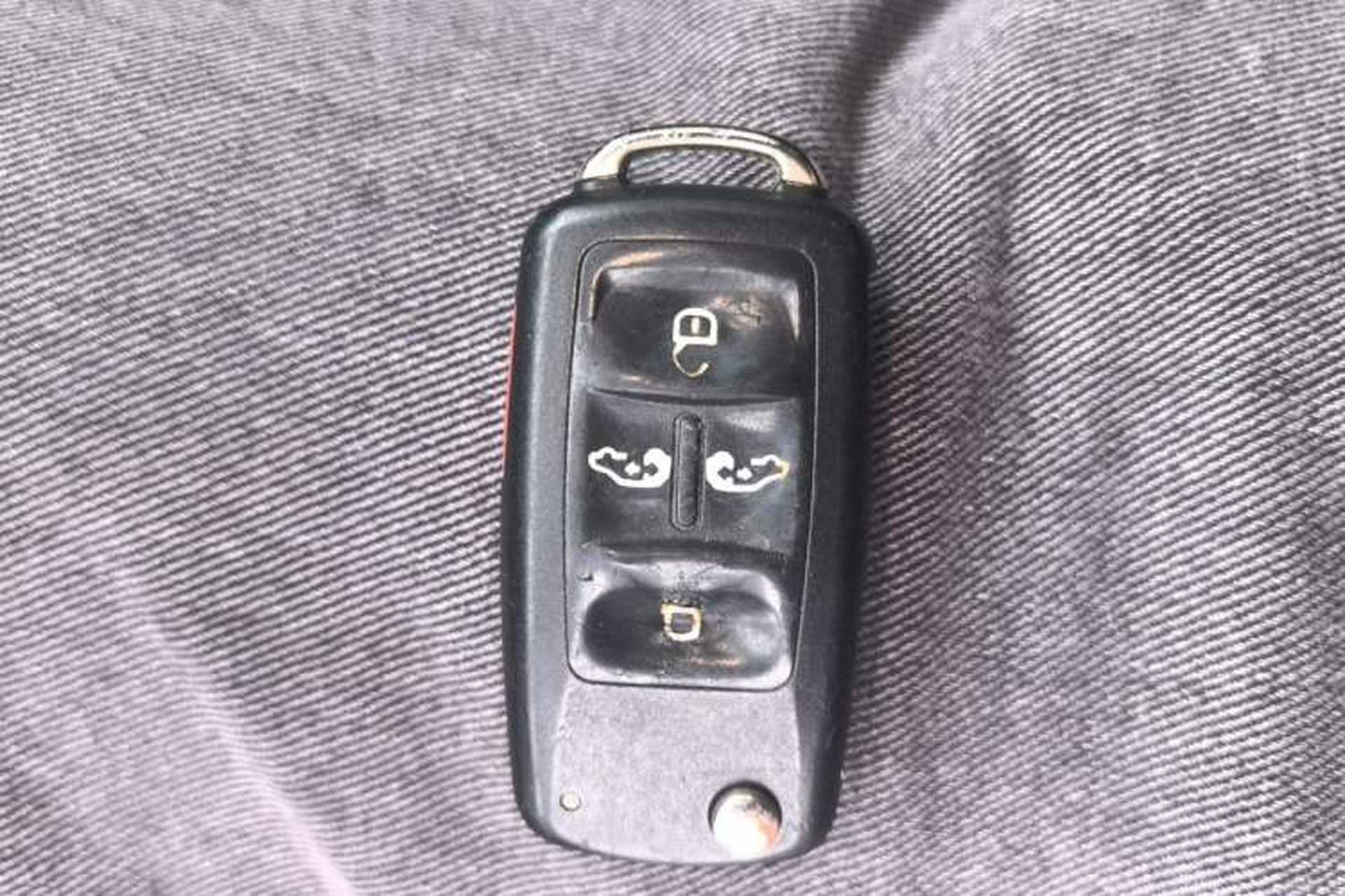 Used Volkswagen Multivan 2012 2.0 TSI Two-Wheel-Drive Luxury Edition Vehicle Key