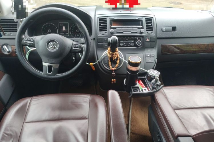 Used Volkswagen Multivan 2014 2.0 TSI Four-Wheel-Drive Executive Edition Center Console