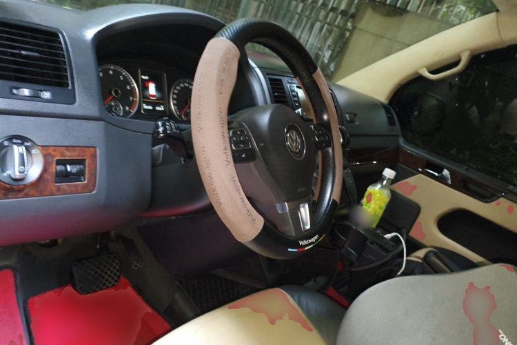Used Volkswagen Multivan  Center Console