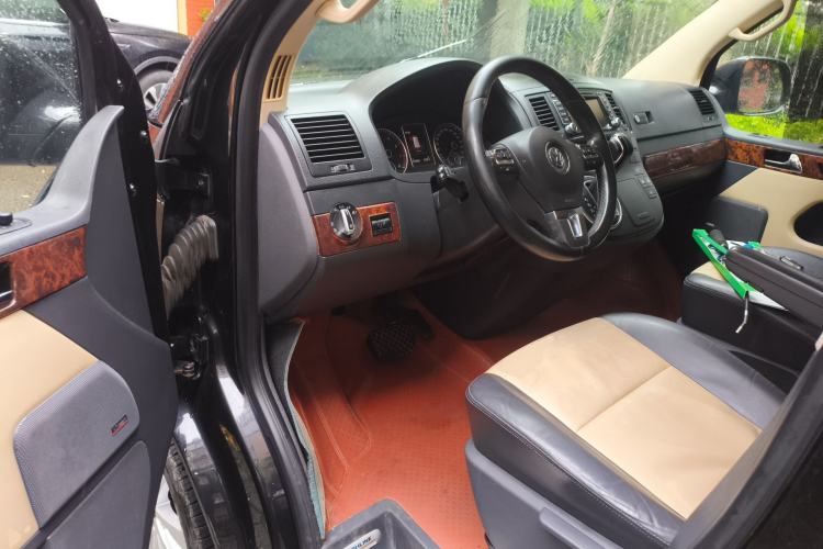 Used Volkswagen Multivan 2014 2.0 TSI Four-Wheel-Drive Executive Edition Driver Seat