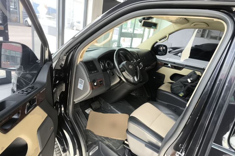 Used Volkswagen Multivan 2014 2.0 TSI Four-Wheel-Drive Executive Edition Driver Seat