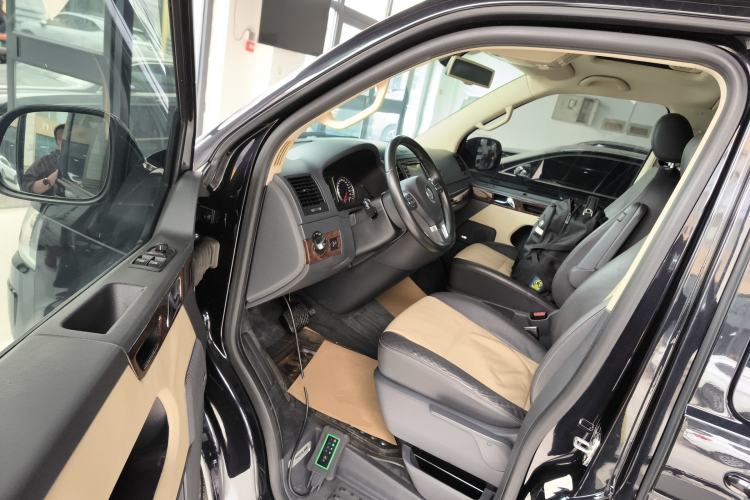 Used Volkswagen Multivan 2014 2.0 TSI Four-Wheel-Drive Executive Edition Driver Seat