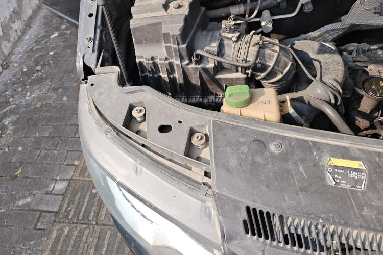 Used Volkswagen Multivan 2014 2.0 TSI Four-Wheel-Drive Executive Edition Engine Bay Right
