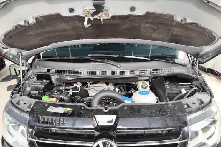Used Volkswagen Multivan 2014 2.0 TSI Four-Wheel-Drive Executive Edition Engine Bay
