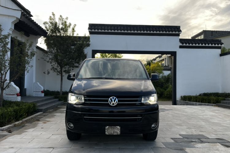 Used Volkswagen Multivan 2014 2.0 TSI Four-Wheel-Drive Executive Edition Exterior 2