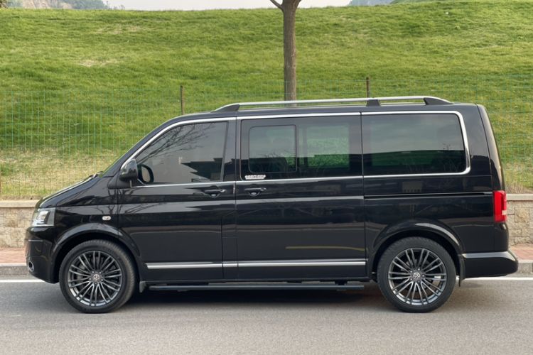 Used Volkswagen Multivan 2014 2.0 TSI Four-Wheel-Drive Executive Edition Exterior 2