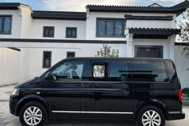 Used Volkswagen Multivan 2014 2.0 TSI Four-Wheel-Drive Executive Edition Exterior 4
