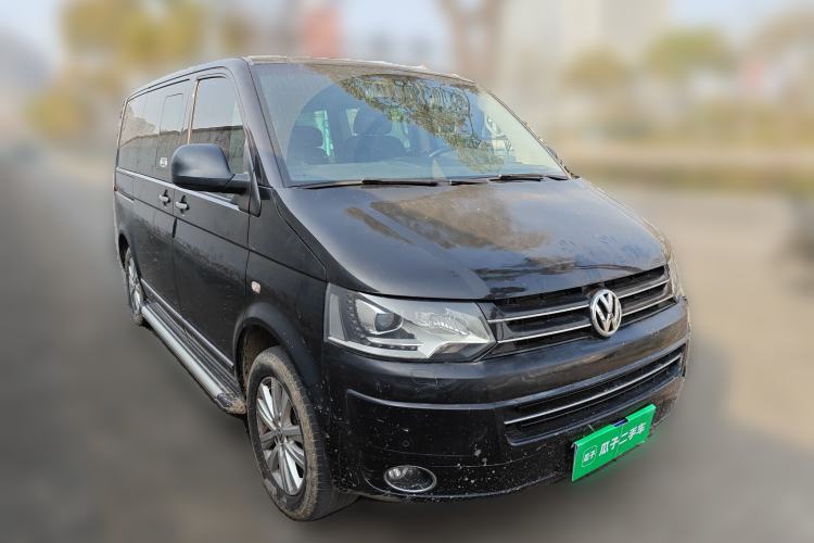 Used Volkswagen Multivan 2014 2.0 TSI Four-Wheel-Drive Executive Edition Front Right 45 Deg