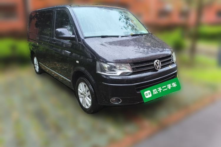 Used Volkswagen Multivan 2014 2.0 TSI Four-Wheel-Drive Executive Edition Front Right 45 Deg