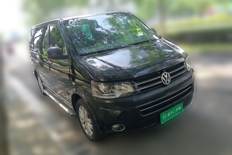 Used Volkswagen Multivan 2014 2.0 TSI Four-Wheel-Drive Executive Edition Front Right 45 Deg