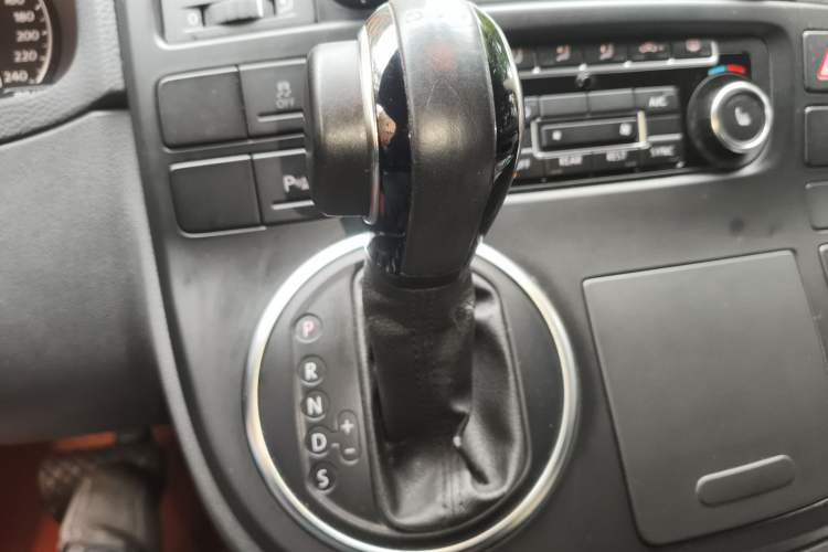 Used Volkswagen Multivan 2014 2.0 TSI Four-Wheel-Drive Executive Edition Gear Lever