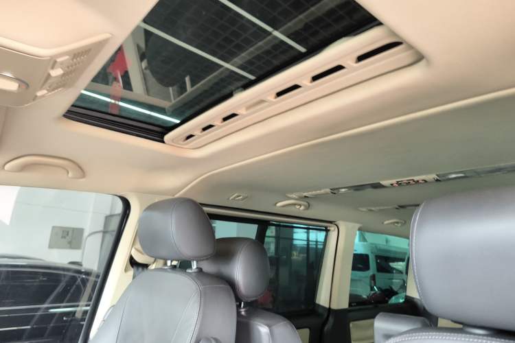 Used Volkswagen Multivan 2014 2.0 TSI Four-Wheel-Drive Executive Edition Headliner