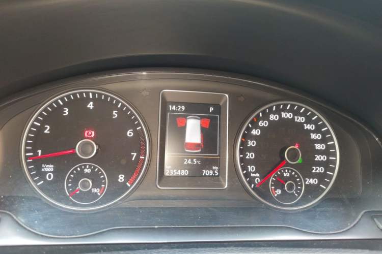 Used Volkswagen Multivan 2014 2.0 TSI Four-Wheel-Drive Executive Edition Instrument Cluster
