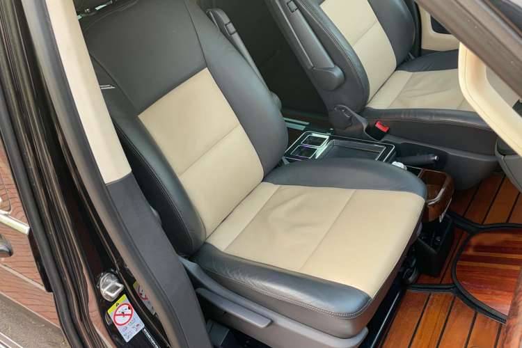 Used Volkswagen Multivan 2014 2.0 TSI Four-Wheel-Drive Executive Edition Interior 1