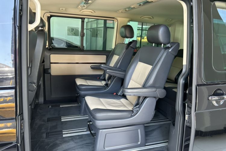 Used Volkswagen Multivan 2014 2.0 TSI Four-Wheel-Drive Executive Edition Interior 3