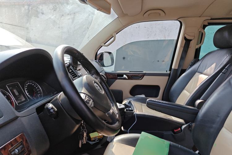 Used Volkswagen Multivan 2014 2.0 TSI Four-Wheel-Drive Executive Edition Left Front Seat