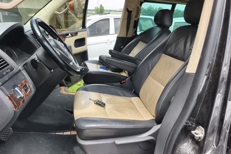 Used Volkswagen Multivan 2014 2.0 TSI Four-Wheel-Drive Executive Edition Left Front Seat