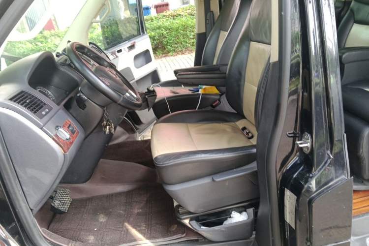Used Volkswagen Multivan 2014 2.0 TSI Four-Wheel-Drive Executive Edition Left Front Seat