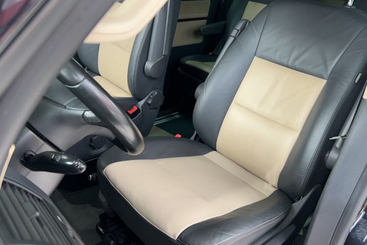 Used Volkswagen Multivan 2014 2.0 TSI Four-Wheel-Drive Executive Edition Left Front Seat