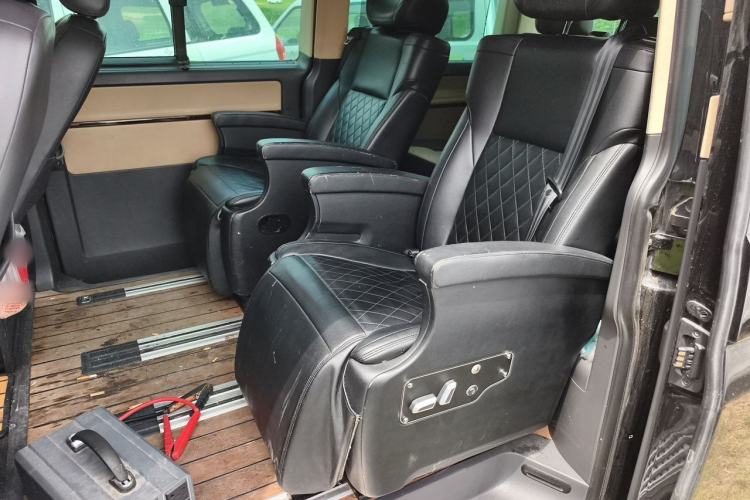 Used Volkswagen Multivan 2014 2.0 TSI Four-Wheel-Drive Executive Edition Left Rear Seat