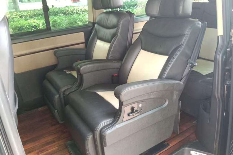 Used Volkswagen Multivan 2014 2.0 TSI Four-Wheel-Drive Executive Edition Left Rear Seat