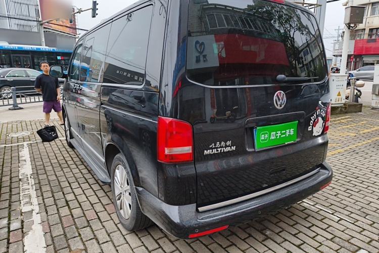 Used Volkswagen Multivan 2014 2.0 TSI Four-Wheel-Drive Executive Edition Rear Left 45 Deg