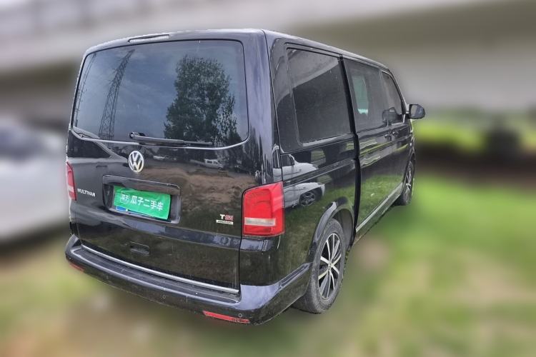 Used Volkswagen Multivan 2014 2.0 TSI Four-Wheel-Drive Executive Edition Rear Right 45 Deg