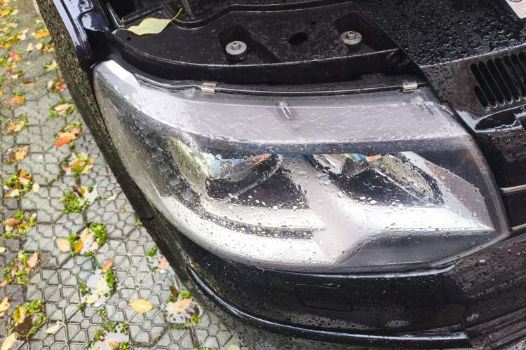 Used Volkswagen Multivan 2014 2.0 TSI Four-Wheel-Drive Executive Edition Right Front Headlight