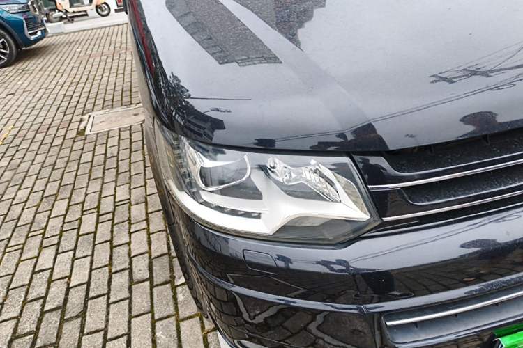 Used Volkswagen Multivan 2014 2.0 TSI Four-Wheel-Drive Executive Edition Right Front Headlight