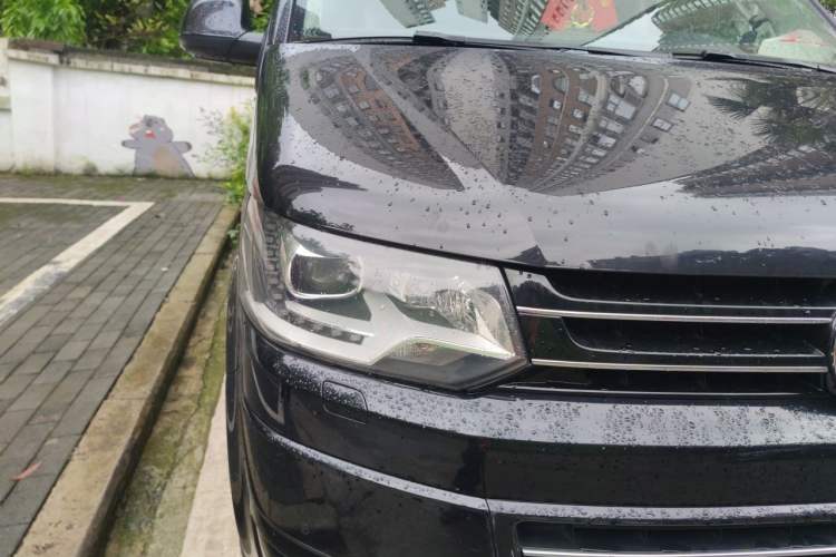 Used Volkswagen Multivan 2014 2.0 TSI Four-Wheel-Drive Executive Edition Right Front Headlight