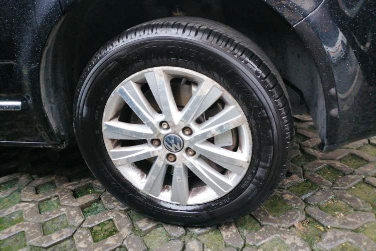 Used Volkswagen Multivan 2014 2.0 TSI Four-Wheel-Drive Executive Edition Right Front Wheel Hub
