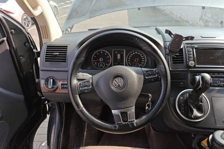 Used Volkswagen Multivan 2014 2.0 TSI Four-Wheel-Drive Executive Edition Steering Wheel
