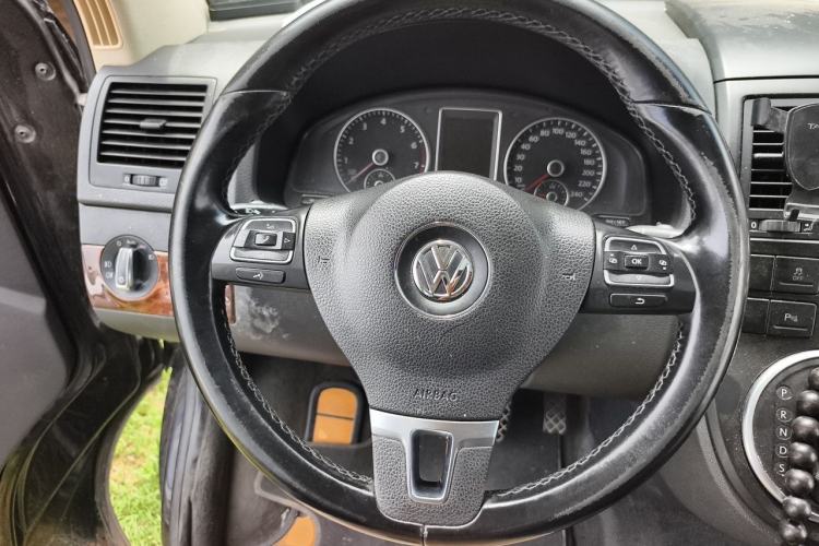 Used Volkswagen Multivan 2014 2.0 TSI Four-Wheel-Drive Executive Edition Steering Wheel