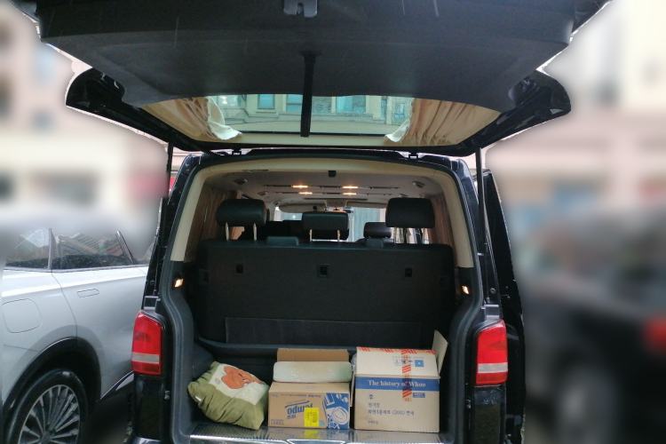 Used Volkswagen Multivan 2014 2.0 TSI Four-Wheel-Drive Executive Edition Trunk