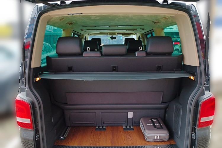 Used Volkswagen Multivan 2014 2.0 TSI Four-Wheel-Drive Executive Edition Trunk