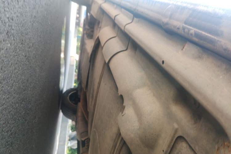 Used Volkswagen Multivan  Chassis Rear Left